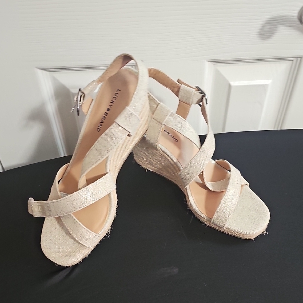 Lucky Brand Beige Wedge Sandals new without tags
